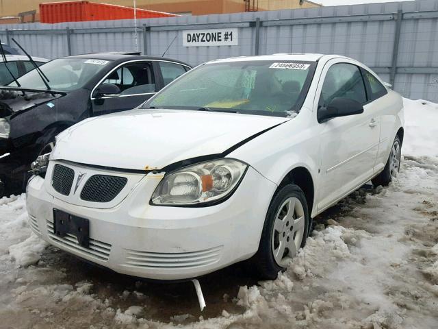 1G2AR15HX97233794 - 2009 PONTIAC G5 WHITE photo 2