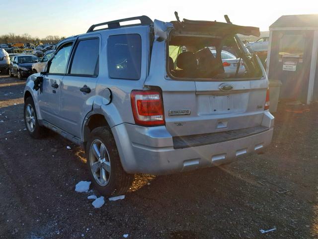 1FMCU9DG6BKC35972 - 2011 FORD ESCAPE XLT SILVER photo 3