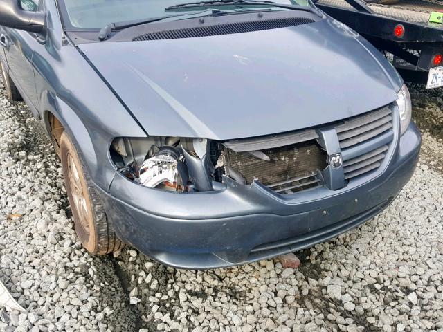 1D4GP45RX5B365308 - 2005 DODGE CARAVAN SX GRAY photo 9