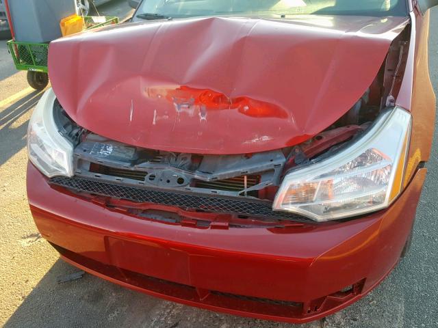 1FAHP35N49W180457 - 2009 FORD FOCUS SE RED photo 10