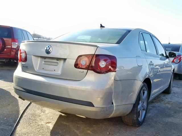 3VWRL7AJ3AM179970 - 2010 VOLKSWAGEN JETTA TDI SILVER photo 4