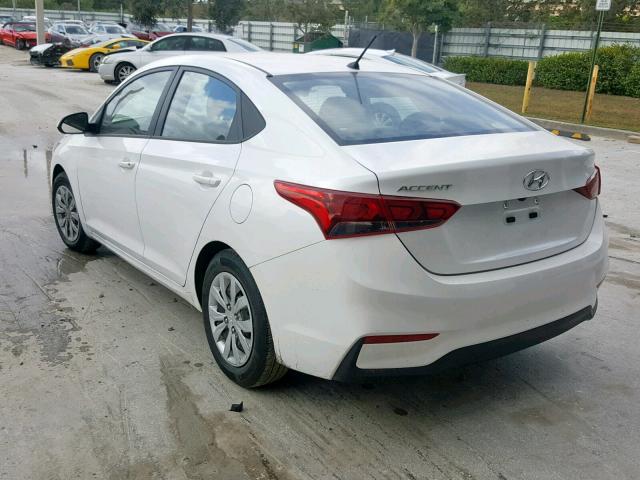 3KPC24A3XKE062619 - 2019 HYUNDAI ACCENT SE WHITE photo 3