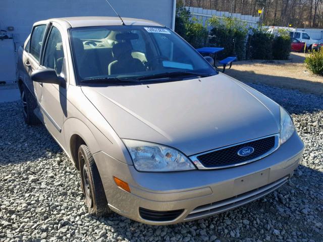 1FAFP34N26W252390 - 2006 FORD FOCUS ZX4 GOLD photo 1