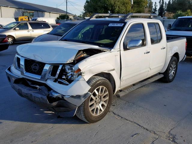 1N6AD07UX9C404451 - 2009 NISSAN FRONTIER C WHITE photo 2