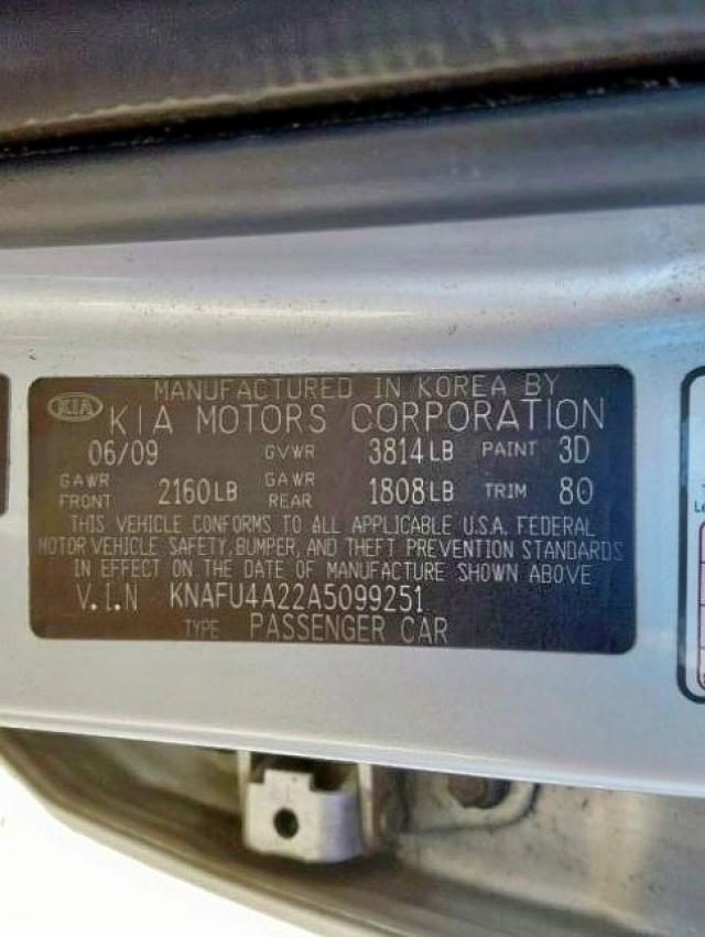 KNAFU4A22A5099251 - 2010 KIA FORTE EX SILVER photo 10