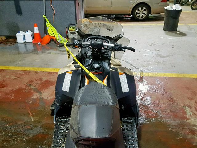 2BPSUNGV000243243 - 2016 SKI DOO RENEGADE BROWN photo 5