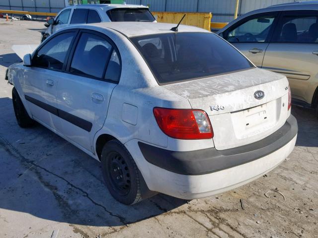 KNADE123576238026 - 2007 KIA RIO BASE WHITE photo 3