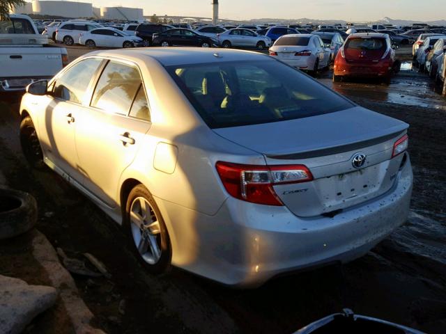 4T1BD1FKXEU135171 - 2014 TOYOTA CAMRY HYBR SILVER photo 3