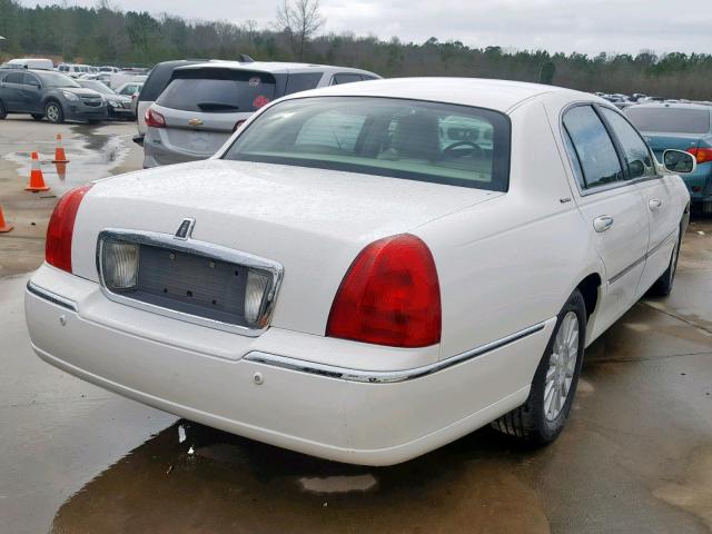 1LNHM81W94Y603766 - 2004 LINCOLN TOWN CAR E WHITE photo 4