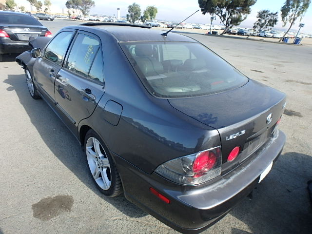 JTHBD192420058203 - 2002 LEXUS IS 300 GRAY photo 3