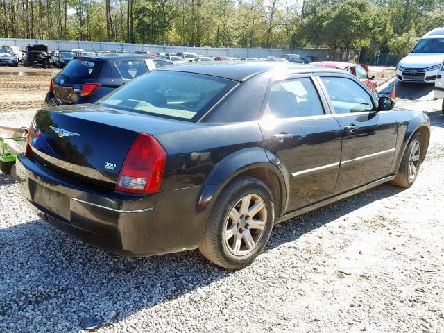 2C3KA53G16H509471 - 2006 CHRYSLER 300 TOURIN BLACK photo 4