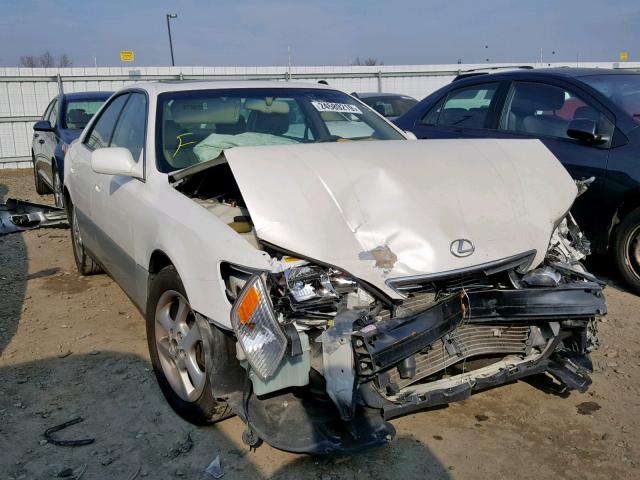 JT8BF28G3Y5087121 - 2000 LEXUS ES 300 WHITE photo 1