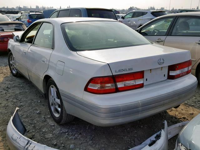 JT8BF28G3Y5087121 - 2000 LEXUS ES 300 WHITE photo 3