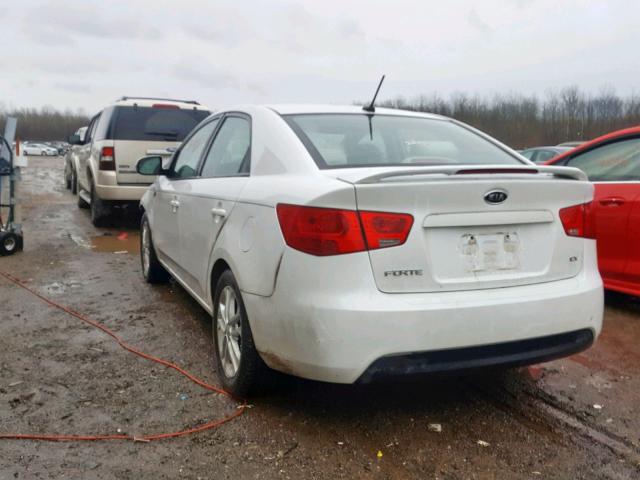 KNAFU4A29C5476841 - 2012 KIA FORTE EX WHITE photo 3