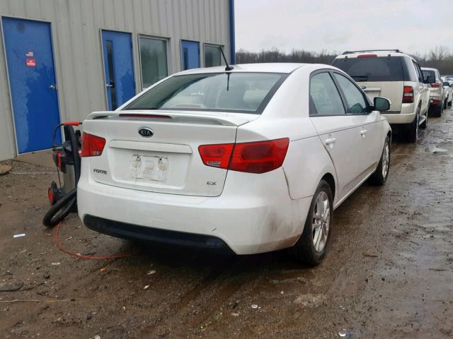 KNAFU4A29C5476841 - 2012 KIA FORTE EX WHITE photo 4