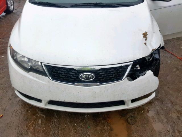 KNAFU4A29C5476841 - 2012 KIA FORTE EX WHITE photo 7