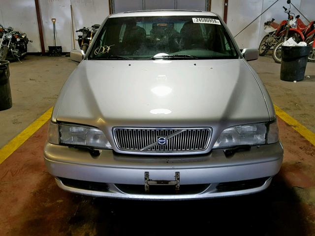 YV1LW61J5Y2698167 - 2000 VOLVO V70 BASE SILVER photo 9