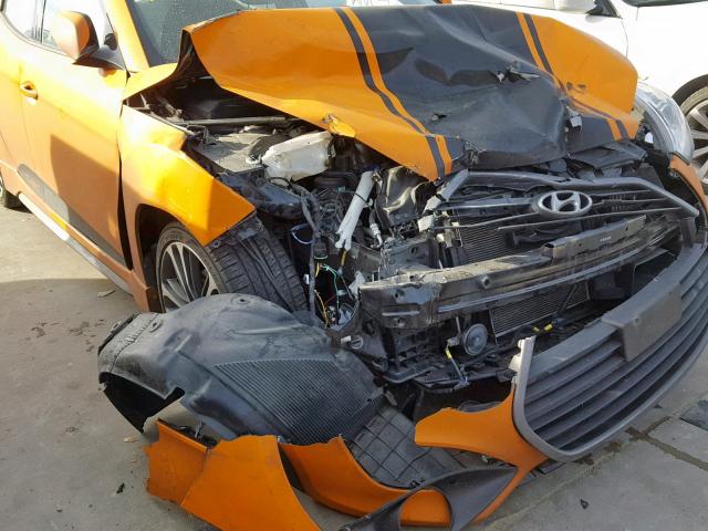 KMHTC6AE8GU290097 - 2016 HYUNDAI VELOSTER T ORANGE photo 9