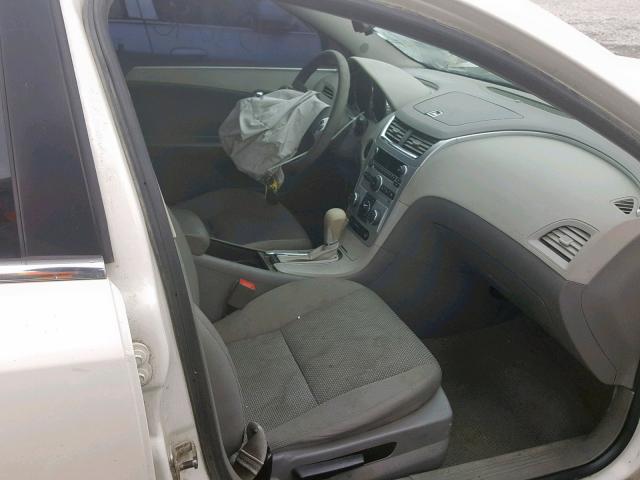 1G1ZC5E19BF304823 - 2011 CHEVROLET MALIBU 1LT თეთრი ფოტო 5