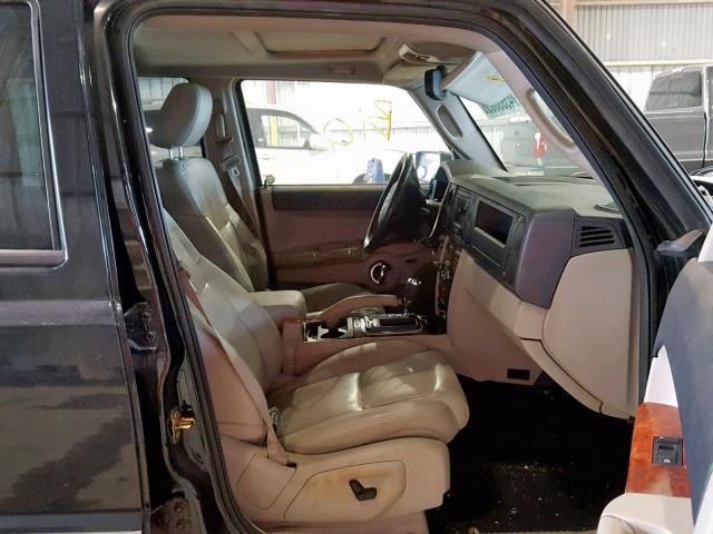 1J8HG58206C276437 - 2006 JEEP COMMANDER BLACK photo 5