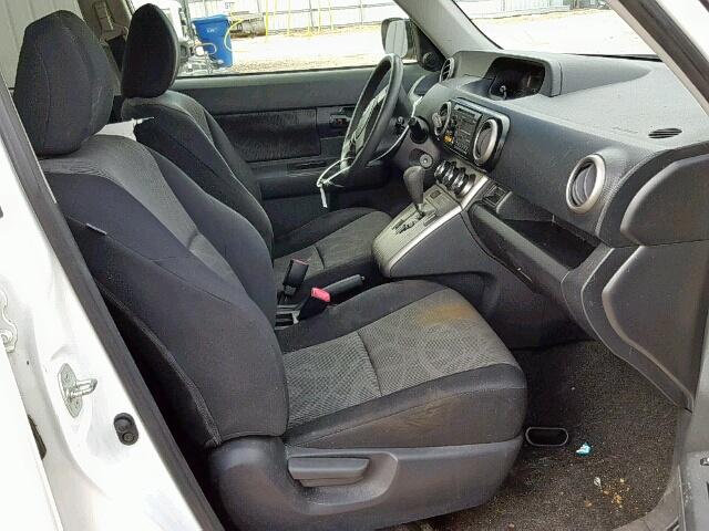 JTLZE4FE3DJ035607 - 2013 TOYOTA SCION XB 白色 照片 5