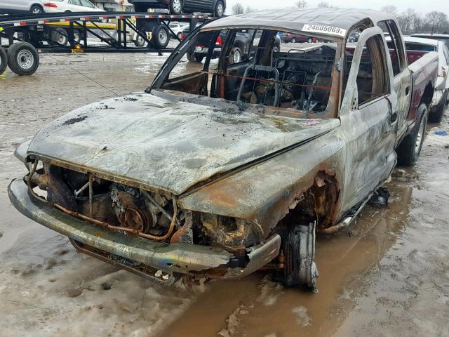 1B7GG2AN6YS701156 - 2000 DODGE DAKOTA QUA BURN photo 2