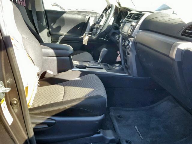 JTEBU5JR9G5306551 - 2016 TOYOTA 4RUNNER SR GRAY photo 5