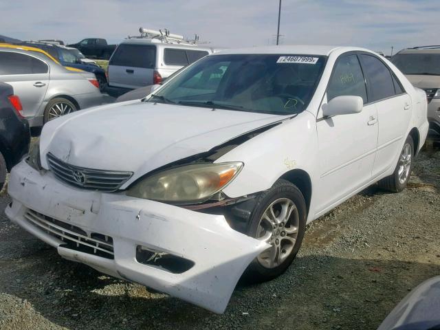 4T1BE32K44U311242 - 2004 TOYOTA CAMRY LE WHITE photo 2