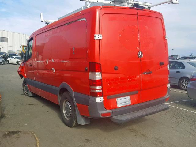 WD3PE7CC4C5655858 - 2012 MERCEDES-BENZ SPRINTER 2 RED photo 3