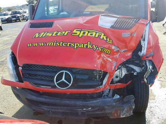 WD3PE7CC4C5655858 - 2012 MERCEDES-BENZ SPRINTER 2 RED photo 7