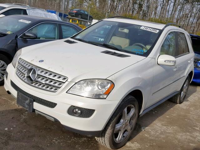 4JGBB86E28A321401 - 2008 MERCEDES-BENZ ML 350 WHITE photo 2