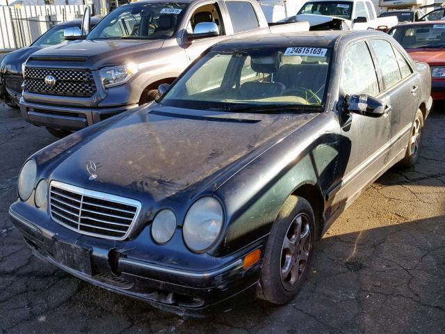 WDBJF65J72B407519 - 2002 MERCEDES-BENZ E 320 BLUE photo 2