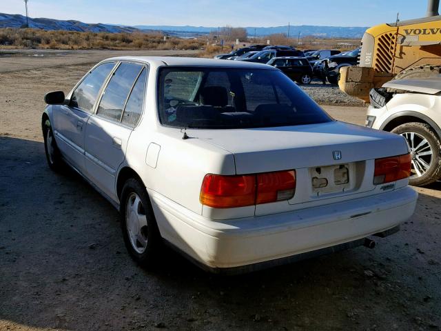 1HGCB7693PA158599 - 1993 HONDA ACCORD 10T WHITE photo 3