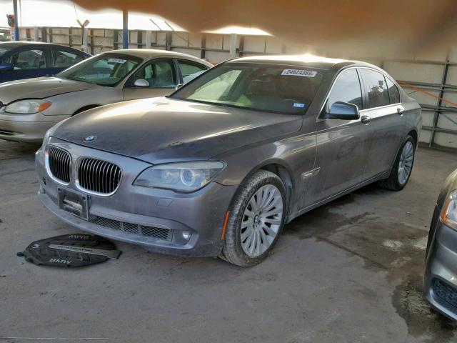 WBAKA8C50CDS99964 - 2012 BMW 750I GRAY photo 2