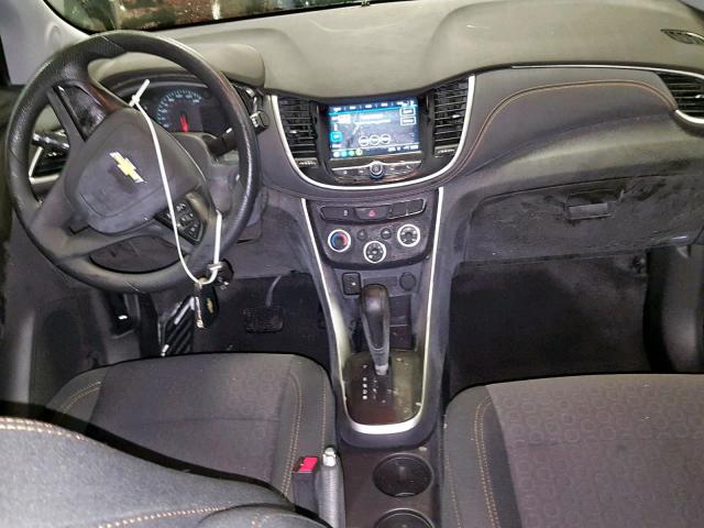 3GNCJKSB6KL139597 - 2019 CHEVROLET TRAX LS BLACK photo 9