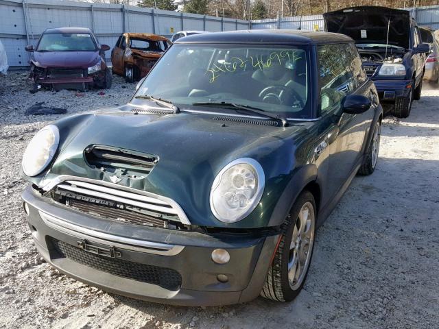 WMWRE33516TJ35610 - 2006 MINI COOPER S GREEN photo 2