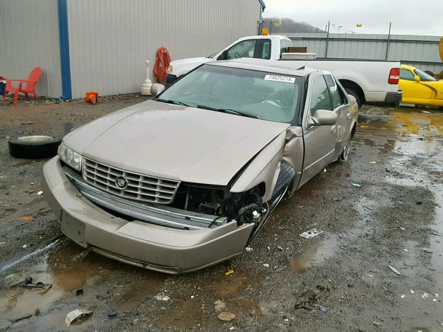 1G6KS54Y54U157346 - 2004 CADILLAC SEVILLE SL GOLD photo 2