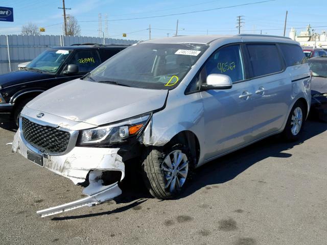 KNDMB5C12G6197161 - 2016 KIA SEDONA LX SILVER photo 2