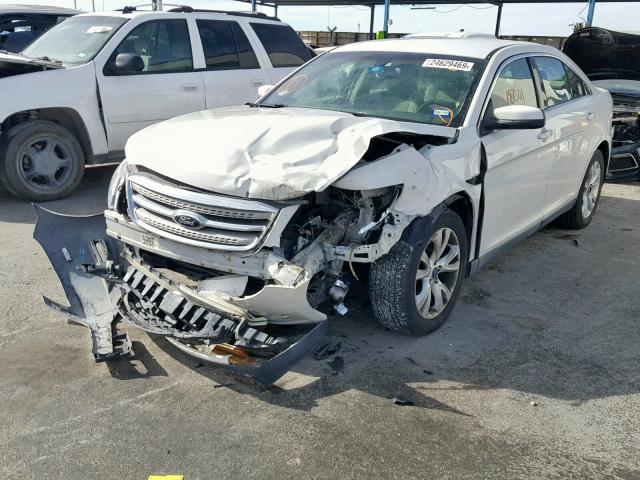 1FAHP2EW1BG157799 - 2011 FORD TAURUS SEL WHITE photo 2