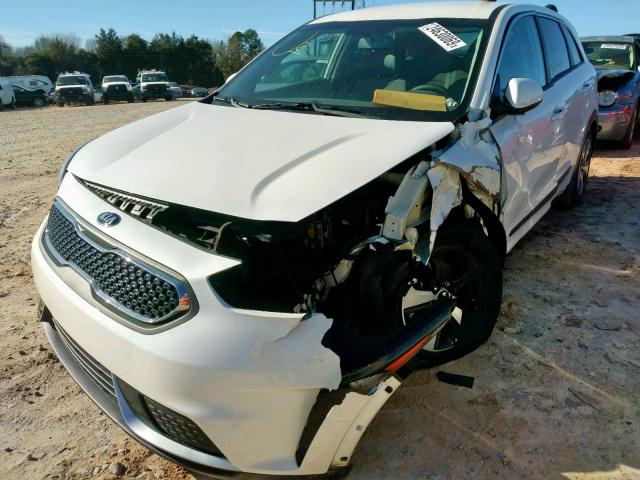 KNDCB3LC4H5050400 - 2017 KIA NIRO FE WHITE photo 2