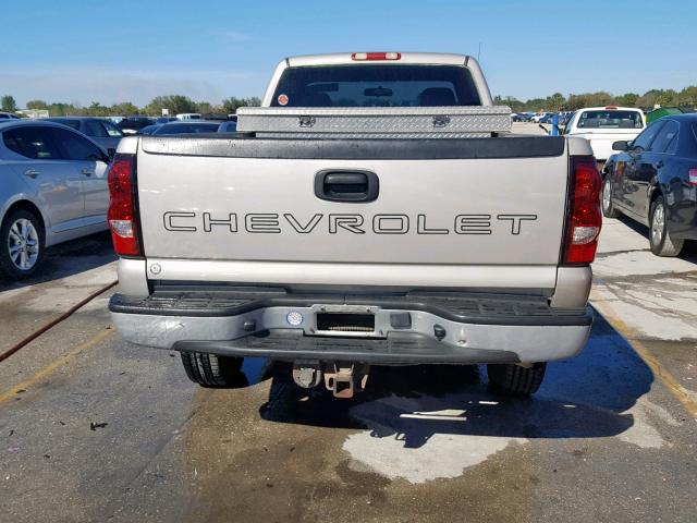 1GCHC24UX5E184893 - 2005 CHEVROLET SILVERADO SILVER photo 6