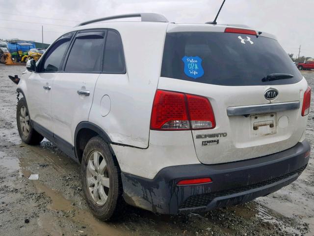 5XYKT3A1XBG079831 - 2011 KIA SORENTO BA WHITE photo 3