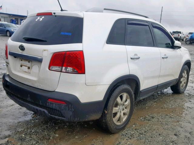 5XYKT3A1XBG079831 - 2011 KIA SORENTO BA WHITE photo 4