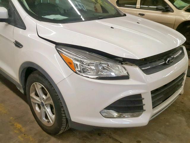 1FMCU0GX6EUD16664 - 2014 FORD ESCAPE SE WHITE photo 9