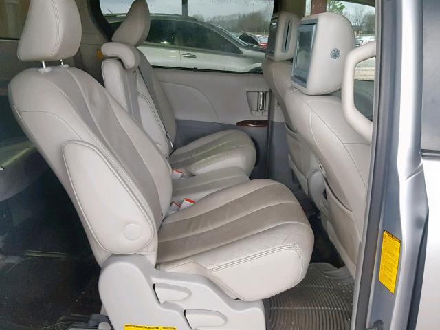 5TDYK3DC9CS276598 - 2012 TOYOTA SIENNA XLE 银色 照片 6