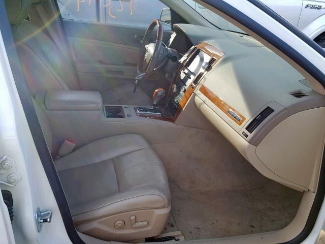 1G6DW677660220518 - 2006 CADILLAC STS WHITE photo 5