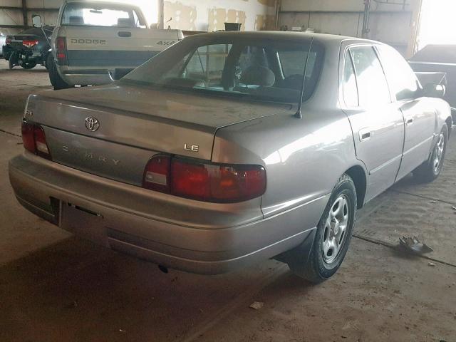 4T1BG12KXTU652514 - 1996 TOYOTA CAMRY DX GRAY photo 4