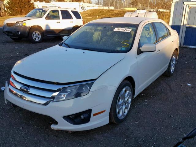 3FAHP0HA5AR118628 - 2010 FORD FUSION SE WHITE photo 2