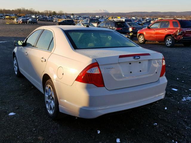 3FAHP0HA5AR118628 - 2010 FORD FUSION SE WHITE photo 3