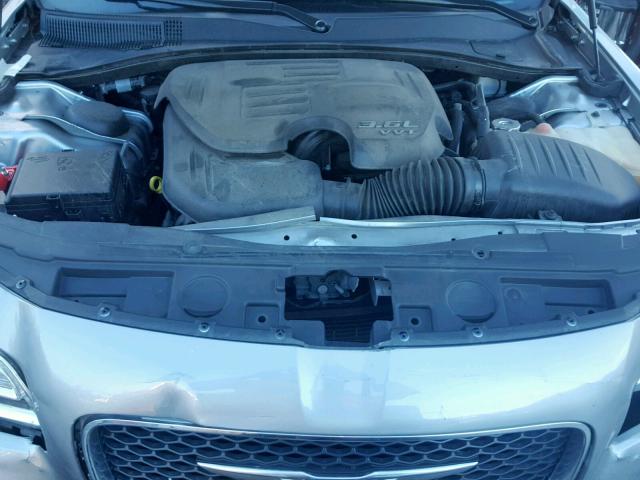 2C3CCAAG7GH197636 - 2016 CHRYSLER 300 LIMITE GRAY photo 7